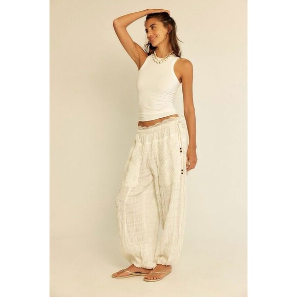 Free People Pants - NWT size Large L Free People Misty Baloon pants Clean Ivory $128